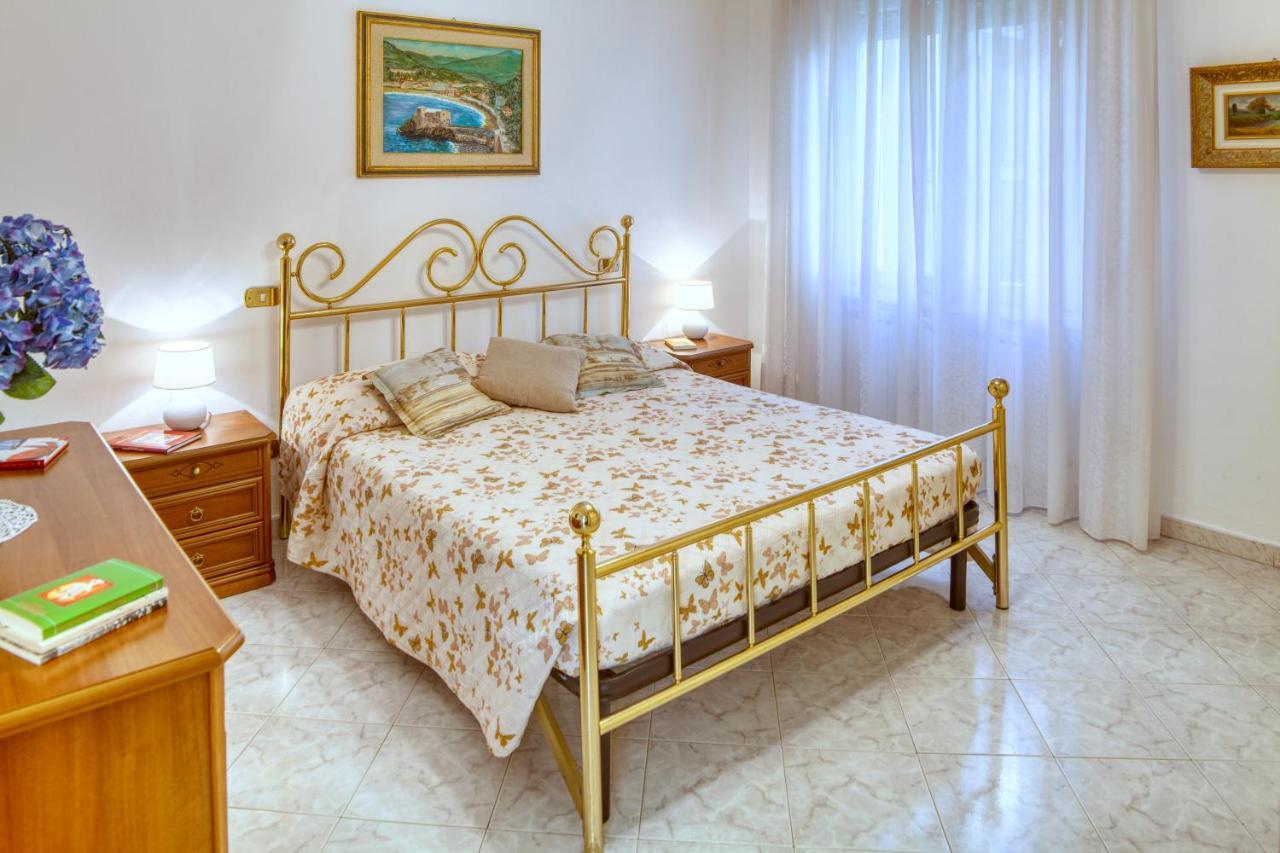 Апартаменты Elena House Леванто Экстерьер фото