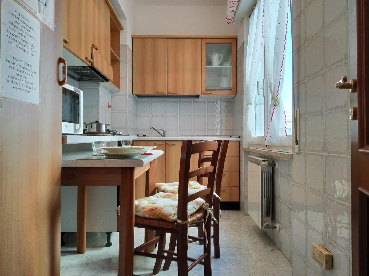 Апартаменты Elena House Леванто Экстерьер фото